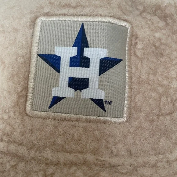 🤎 Houston Astros Sherpa Bucket Hat 🤎 - Picture 6 of 9